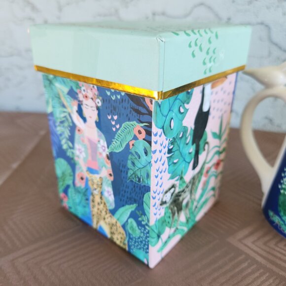 Frida Kahlo Gift Ceramic Coffee Mug in Box 4" high - Picture 5 of 9